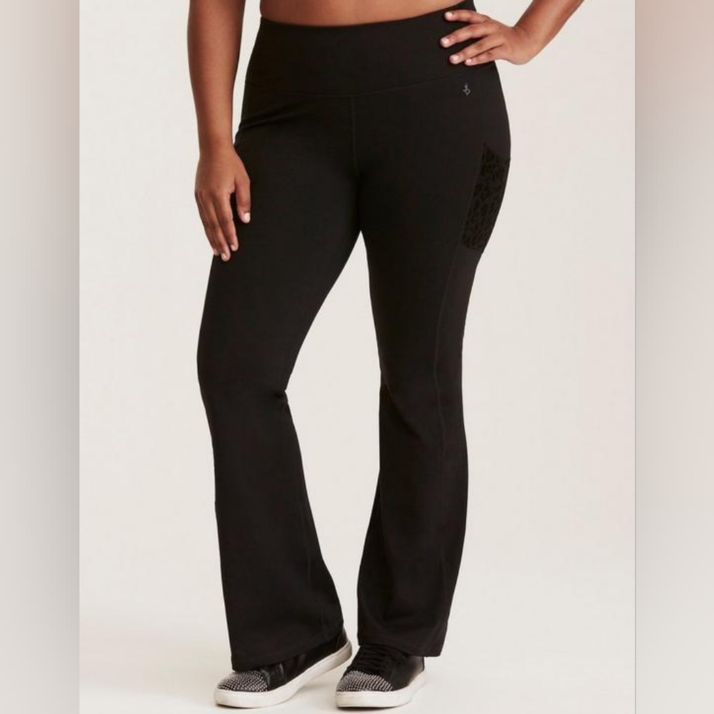 Torrid Active Velvet Flocked Leopard Print Bootcut Pants 18/20 2X 2017